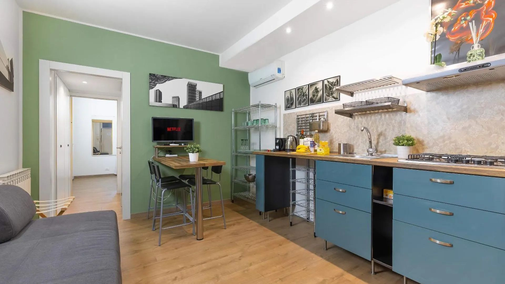 Loreto - Central Cozy Studio Apartment, Metro 1 Milano 0*,  İtalya